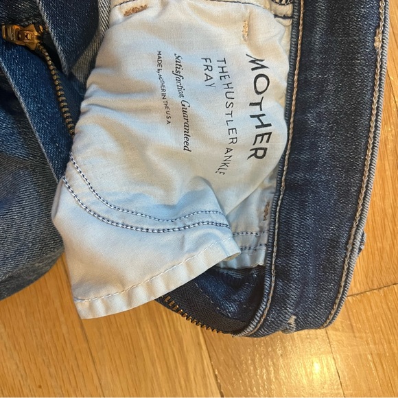 Mother The Hustler Ankle Fray Jean size 27 - Picture 3 of 5